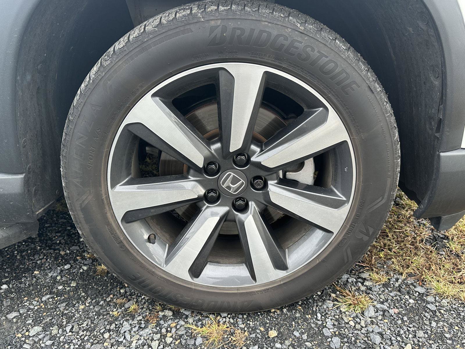 Used 2024 Honda Pilot Touring image 10