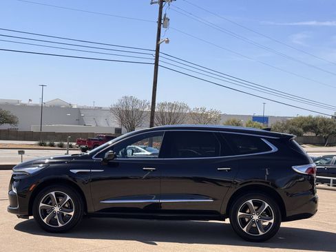 Used 2022 Buick Enclave Essence w/ Experience Buick Package image 7