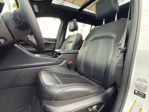 New 2025 Jeep Grand Cherokee L Limited w/ Luxury Tech Group II AWD/4WD image 15