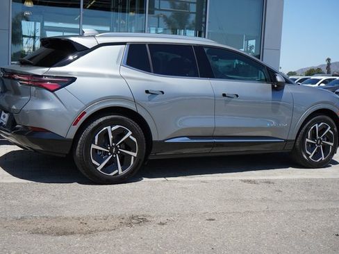 New 2025 Chevrolet Equinox EV LT image 9