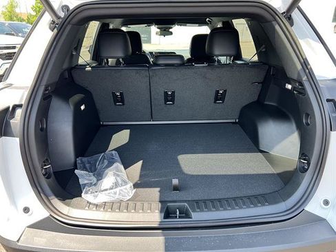 New 2027 Chevrolet Equinox LT w/ Convenience Package II AWD/4WD image 5