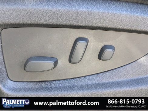 Used 2017 GMC Yukon SLT w/ Open Road Package image 22