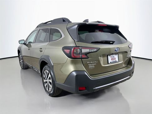 Used 2024 Subaru Outback Premium AWD/4WD image 10