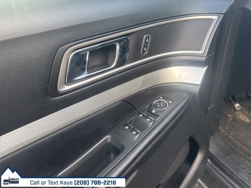 Used 2017 Ford Explorer XLT w/ Equipment Group 201A image 11