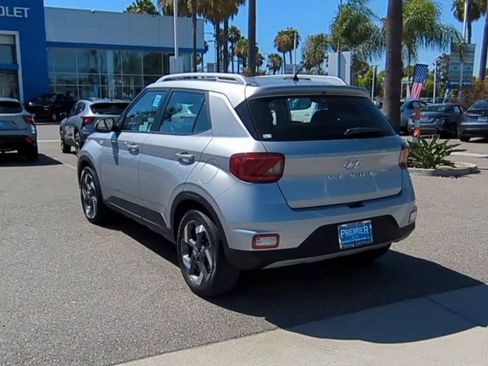 Used 2025 Hyundai Venue SEL FWD image 6