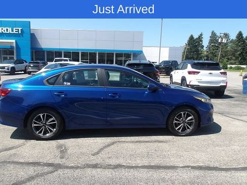 Used 2023 Kia Forte LXS FWD image 8