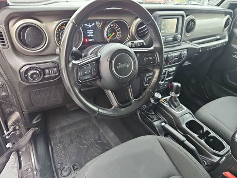 Used 2018 Jeep Wrangler Unlimited Sport S AWD/4WD image 2
