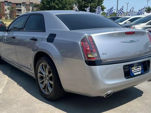 Used 2014 Chrysler 300 S AWD/4WD image 9