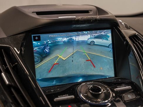 Used 2016 Ford C-MAX Energi SEL w/ Equipment Group 302A FWD image 26