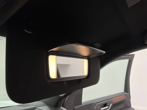 Used 2025 GMC Yukon XL Denali AWD/4WD image 64