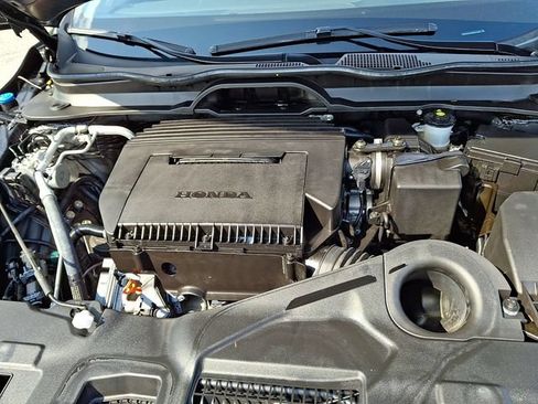 Certified 2025 Honda Pilot Touring image 29