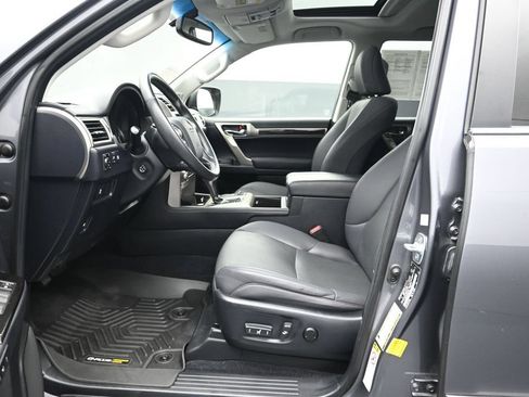 Used 2019 Lexus GX 460 w/ Navigation Package AWD/4WD image 10