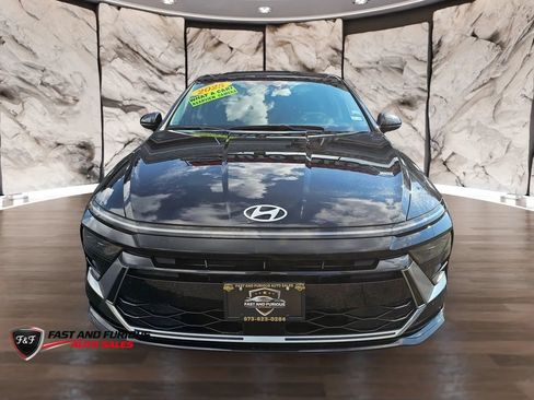 Used 2025 Hyundai Sonata SEL FWD image 2