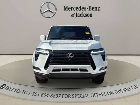 Used 2024 Lexus GX 550 w/ Accessory Package (Z1) AWD/4WD image 3