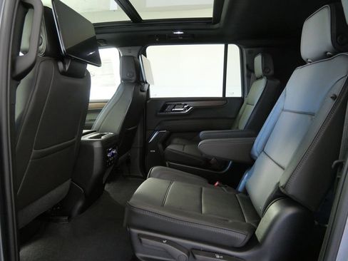 New 2026 GMC Yukon XL Denali w/ Denali Reserve Package AWD/4WD image 14