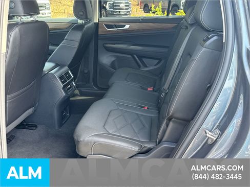Used 2025 Volkswagen Atlas SE image 27