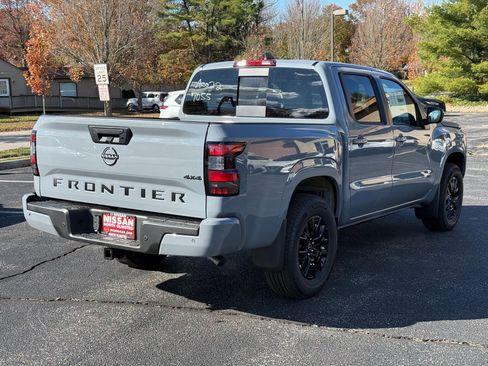 New 2026 Nissan Frontier SV w/ SV Convenience Package image 2
