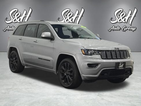 Used 2019 Jeep Grand Cherokee Altitude AWD/4WD image 2