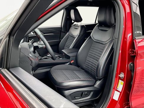 Certified 2025 Ford Explorer ST-Line w/ ST-Line Street Pack image 25