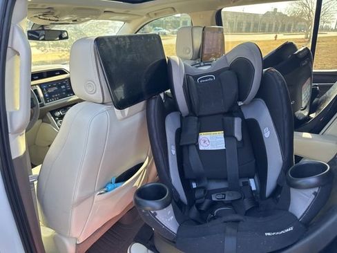 Used 2021 GMC Yukon Denali w/ LPO, Illumination Package image 11