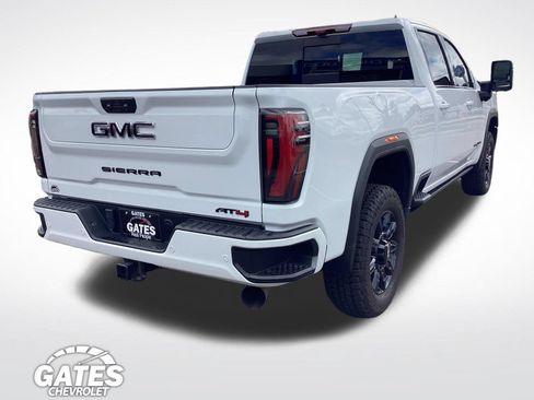 Used 2024 GMC Sierra 2500 AT4 w/ AT4 Premium Plus Package AWD/4WD image 11