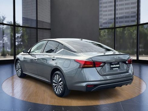 Used 2023 Nissan Altima 2.5 SV AWD/4WD image 4