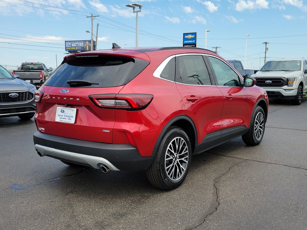 Certified 2025 Ford Escape SE FWD image 4