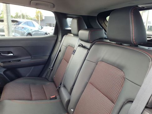 Certified 2025 Nissan Kicks SR image 19