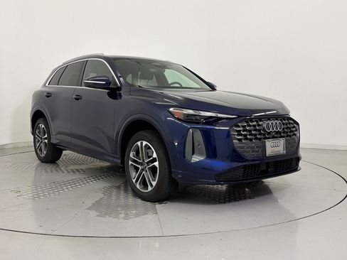 Certified 2025 Audi Q5 Premium w/ Convenience Package AWD/4WD image 6