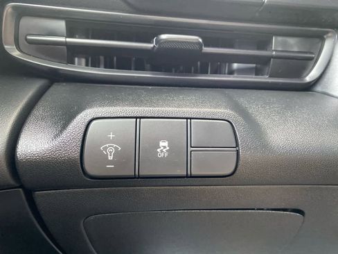 Certified 2025 Hyundai Elantra Sport image 22