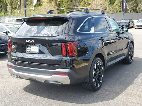 Certified 2024 Kia Sorento SX FWD image 4