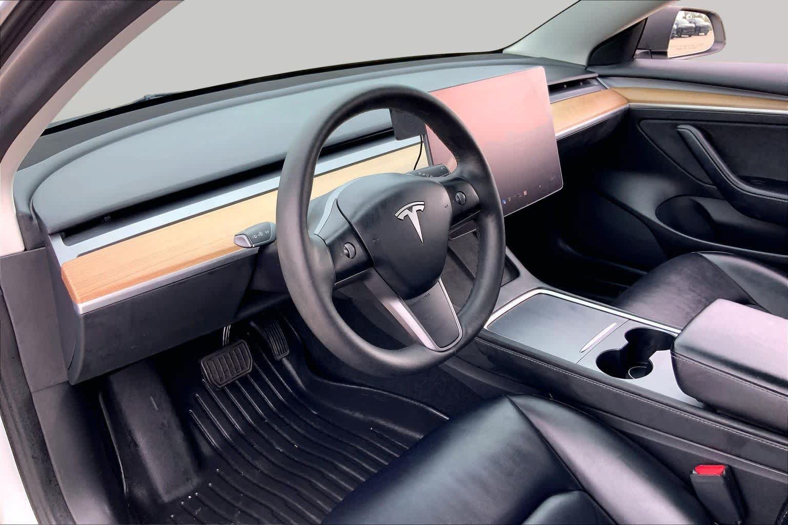 Used 2023 Tesla Model 3 Standard Range RWD image 16