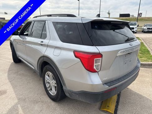 Used 2021 Ford Explorer XLT image 7