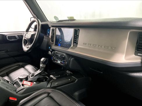 Used 2025 Ford Bronco Outer Banks image 14
