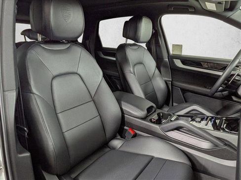 Certified 2024 Porsche Cayenne S AWD/4WD image 22