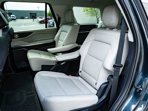 Used 2025 Lincoln Navigator Reserve AWD/4WD image 44