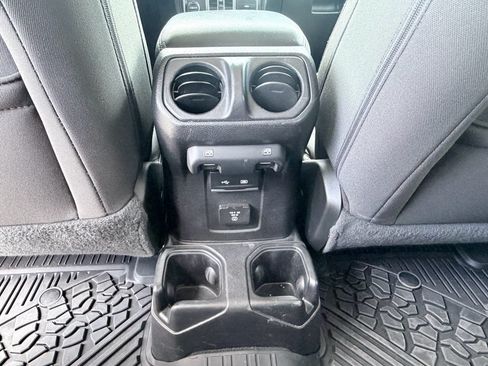 Used 2020 Jeep Wrangler Unlimited Sahara AWD/4WD image 29