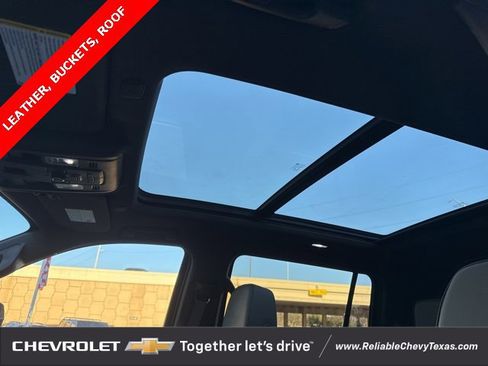 Used 2022 GMC Yukon XL SLT w/ SLT Premium Package image 21