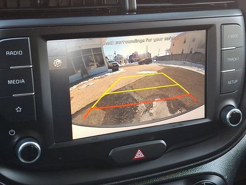 Used 2023 Kia Soul LX w/ LX Technology Package image 19