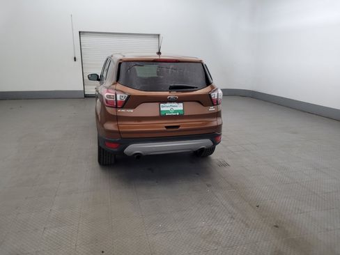 Used 2017 Ford Escape SE w/ SE Cold Weather Package FWD image 6