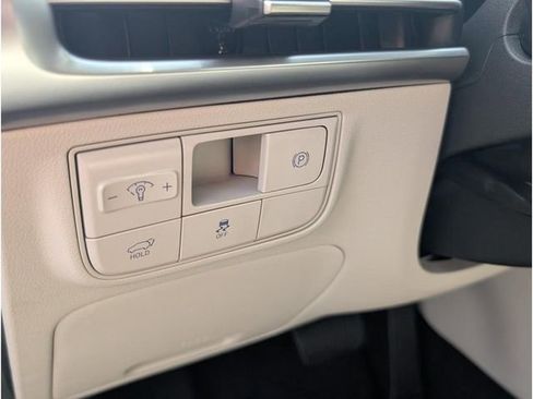 New 2026 Hyundai Tucson Limited image 18