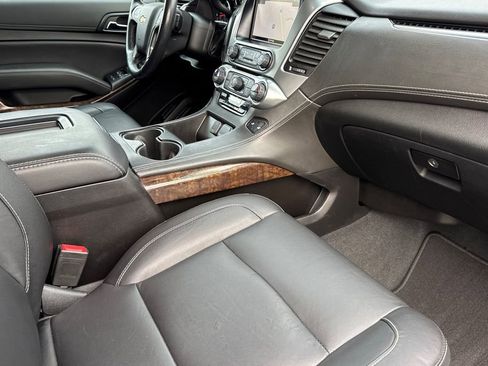 Used 2020 Chevrolet Tahoe LT w/ Luxury Package AWD/4WD image 19