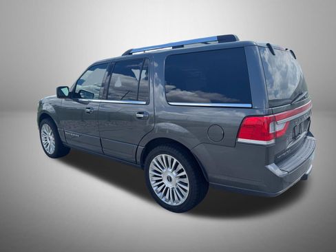 Used 2015 Lincoln Navigator 4WD image 3
