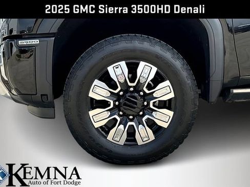 Used 2025 GMC Sierra 3500 Denali w/ Denali Reserve Package AWD/4WD image 42
