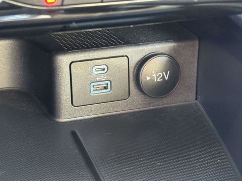 Used 2022 Ford Escape SE w/ SE Sport Appearance Package image 26