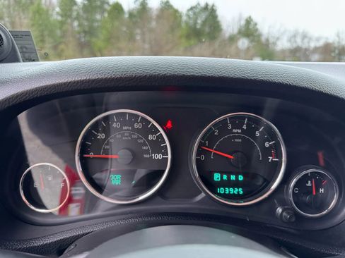 Used 2014 Jeep Wrangler Unlimited Sport w/ Quick Order Package 24S image 23