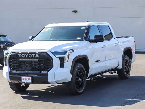 Used 2024 Toyota Tundra Limited AWD/4WD image 3