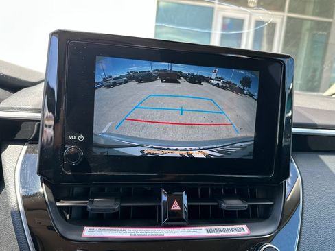 Used 2024 Toyota Corolla LE FWD image 6