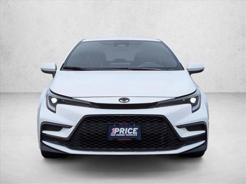 Used 2024 Toyota Corolla SE FWD image 2