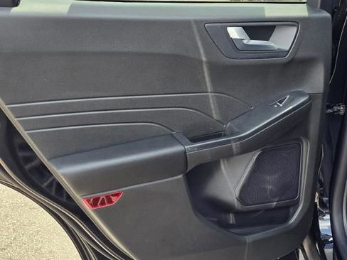 New 2024 Ford Escape SE image 29